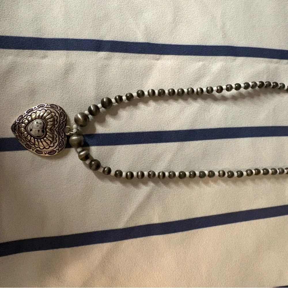 Necklace - Picture 1 of 3